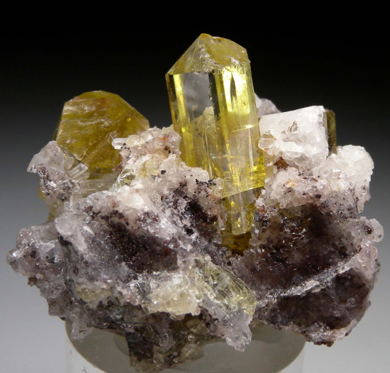 Apatite from Cerro Mercado, Durango, Mexico [db_pics/pics/r231a.jpg]