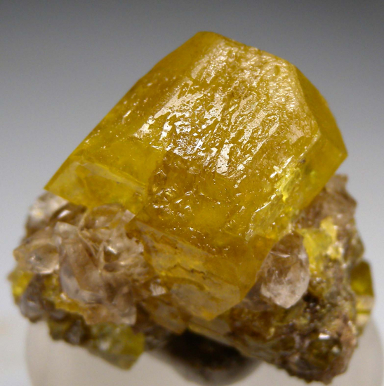 Sulfur with Calcite from Maybee Quarry, Monroe Co., Michigan, USA [db_pics/pics/r255b.jpg]