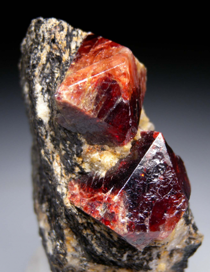 Zircon from Astore Valley, Astore District, Gilgit-Baltistan, Pakistan [db_pics/pics/r261c.jpg]