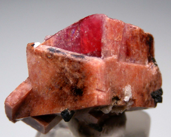Rhodochrosite from Mont St. Hilaire, Quebec, Canada [db_pics/pics/r285c.jpg]