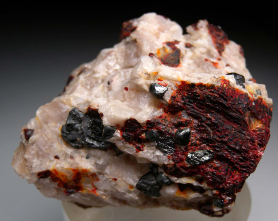 Zincite from Franklin, Sussex Co., New Jersey, USA [db_pics/pics/r292b.jpg]