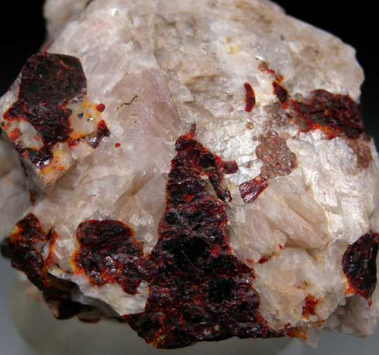 Zincite from Franklin, Sussex Co., New Jersey, USA [db_pics/pics/r292c.jpg]