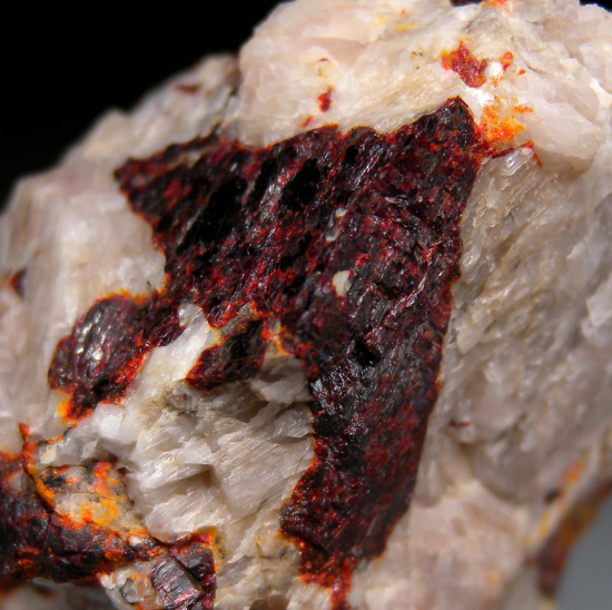 Zincite from Franklin, Sussex Co., New Jersey, USA [db_pics/pics/r292d.jpg]