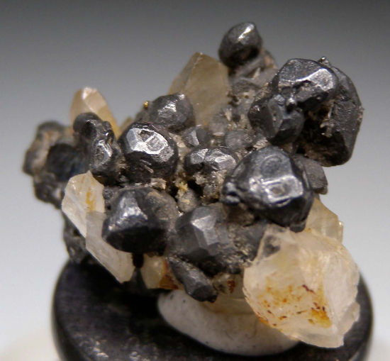 Hessite with Quartz from Botes, Alba Co., Romania [db_pics/pics/r311c.jpg]