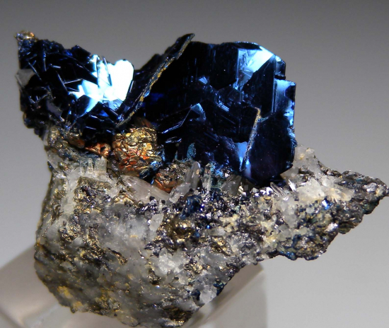 Covellite with Quartz from Butte, Silver Bow Co., Montana, USA [db_pics/pics/r327a.jpg]