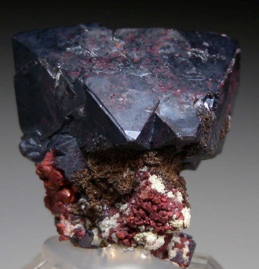 Cuprite with Silver, Copper from Rubtsovskiy Mine, Altaiskiy Krai, Siberia, Russia [db_pics/pics/r331a.jpg]