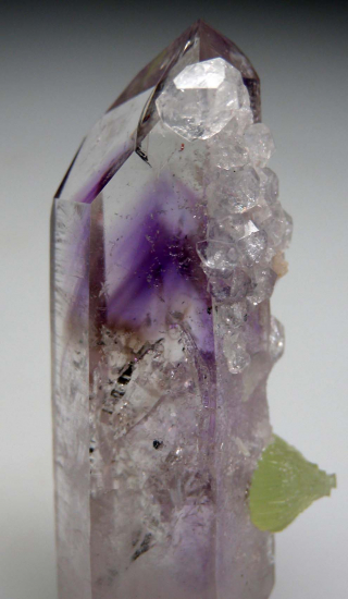 Prehnite, Analcime on Quartz from Goboboseb Mountains, Brandberg Area, Namibia [db_pics/pics/r332d.jpg]