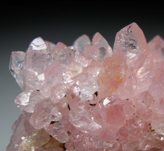 Rose Quartz from Minas Gerais, Brazil [db_pics/pics/r335c.jpg]