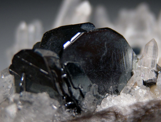 Hematite with Quartz from Veta Grande claim, Dome Rock Mtns., La Paz Co., Arizona, USA [db_pics/pics/r348c.jpg]