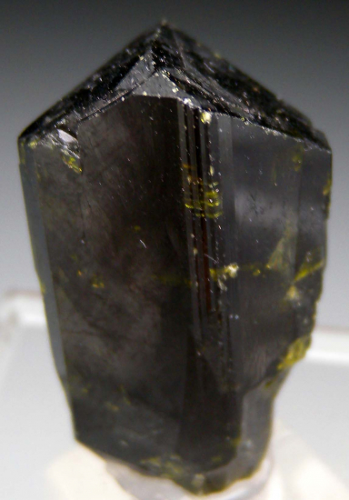 Epidote from Naugas, Rehoboth, Namibia [db_pics/pics/r365a.jpg]