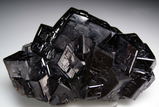 Andradite from Ojos Espanoles Mine, General Lazaro Cardenas, Chihuahua, Mexico [db_pics/pics/r378a.jpg]