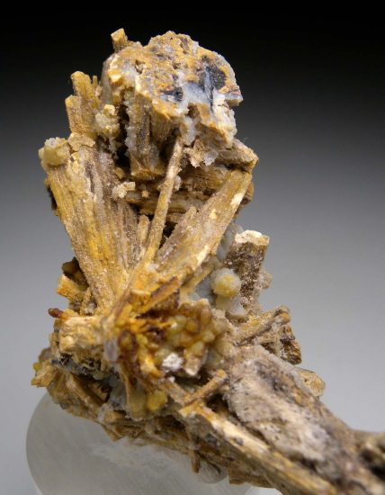 Stibiconite after Stibnite from Mina San Jose, Catorce, San Luis Potosi, Mexico [db_pics/pics/r413b.jpg]