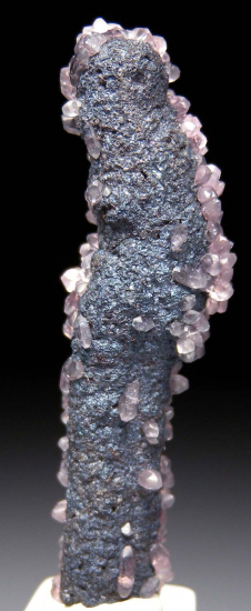 Smithsonite on stalactite from Tsumeb, Namibia [db_pics/pics/r420c.jpg]