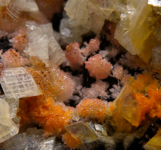 Smithsonite on Willemite from Tsumeb, Namibia [db_pics/pics/r430d.jpg]
