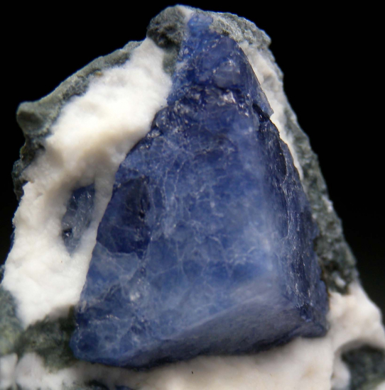 Benitoite from Gem Mine, San Benito Co., California, USA [db_pics/pics/r446b.jpg]