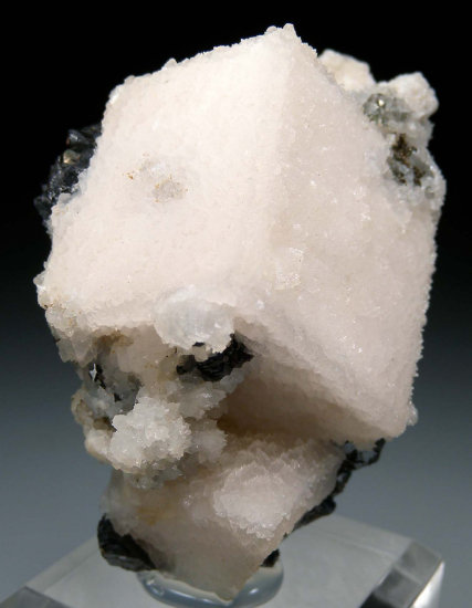 Quartz over Calcite from Inglaterra Mine, Santa Eulalia, Chihuahua, Mexico [db_pics/pics/r456a.jpg]