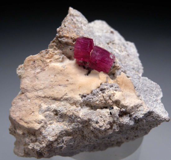 Red Beryl from Violet Claim, Wah Wah Mtns., Beaver Co., Utah, USA [db_pics/pics/r480a.jpg]