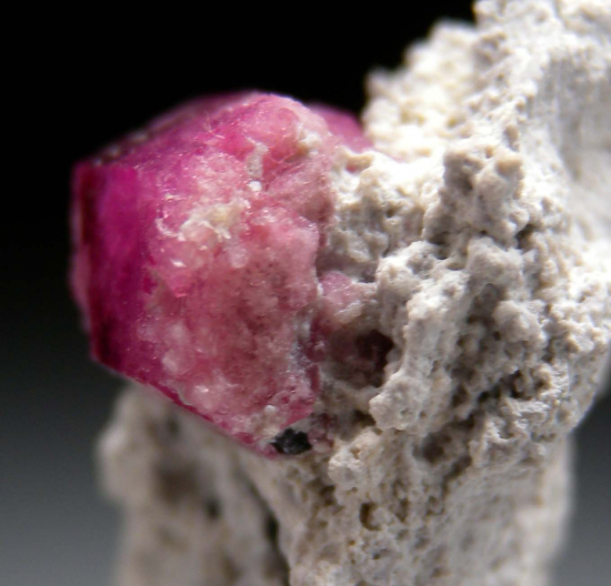 Red Beryl from Violet Claim, Wah Wah Mtns., Beaver Co., Utah, USA [db_pics/pics/r482d.jpg]