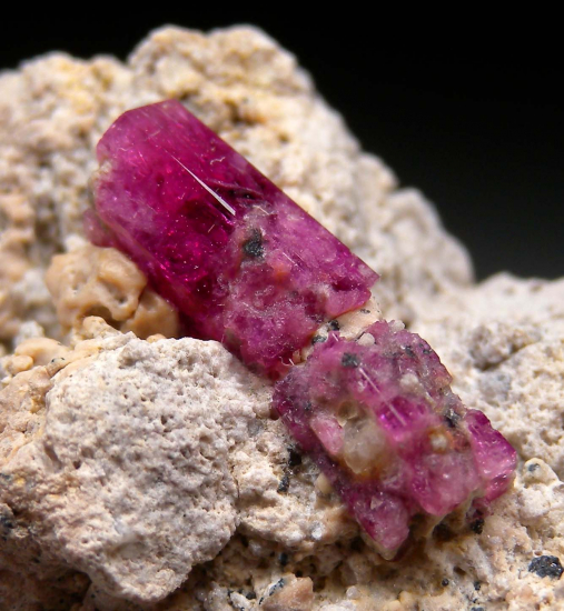 Red Beryl from Violet Claim, Wah Wah Mtns., Beaver Co., Utah, USA [db_pics/pics/r491c.jpg]