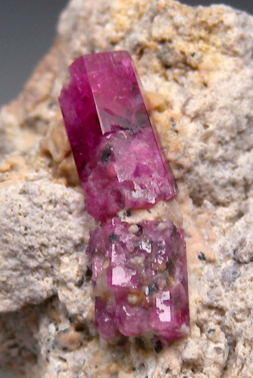 Red Beryl from Violet Claim, Wah Wah Mtns., Beaver Co., Utah, USA [db_pics/pics/r491d.jpg]