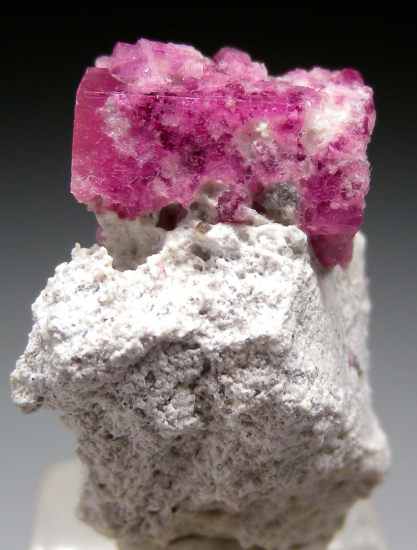Red Beryl from Violet Claim, Wah Wah Mtns., Beaver Co., Utah, USA [db_pics/pics/r492a.jpg]