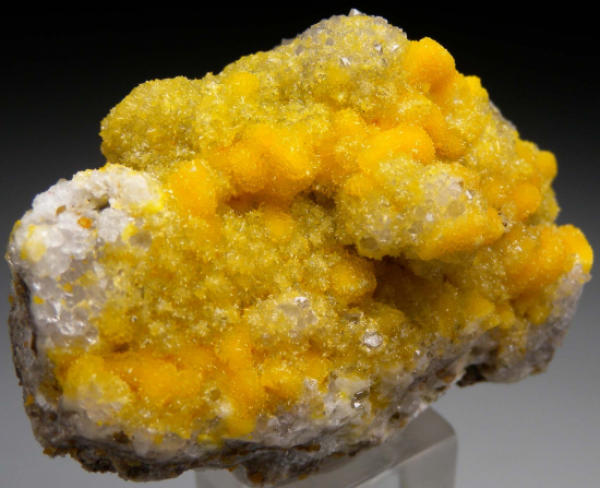 Cadmium Smithsonite on Quartz from Monte Cristo Mine, Rush, Marion Co., Arkansas, USA [db_pics/pics/r519b.jpg]