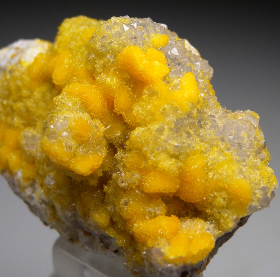 Cadmium Smithsonite on Quartz from Monte Cristo Mine, Rush, Marion Co., Arkansas, USA [db_pics/pics/r519c.jpg]