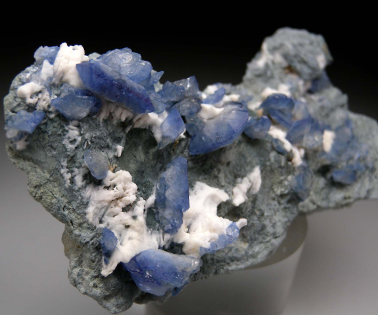 Benitoite from Gem Mine, San Benito Co., California, USA [db_pics/pics/r522b.jpg]