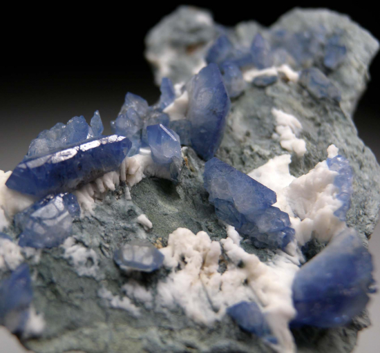 Benitoite from Gem Mine, San Benito Co., California, USA [db_pics/pics/r522d.jpg]