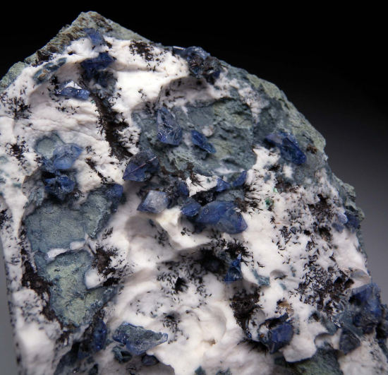 Benitoite from Gem Mine, San Benito Co., California, USA [db_pics/pics/r536b.jpg]