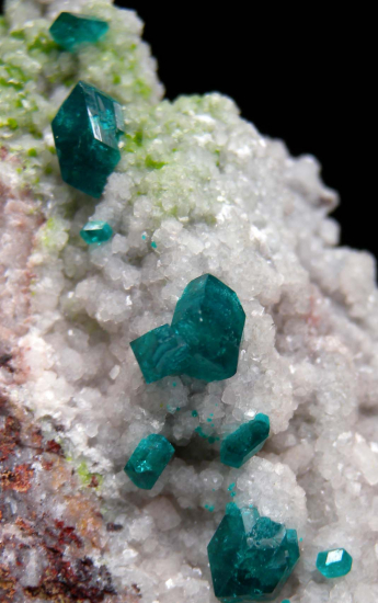 Dioptase, Duftite on Dolomite from Tsumeb, Namibia [db_pics/pics/r542c.jpg]