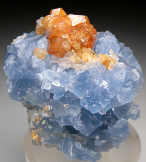 Grossular on Calcite from Kajiado Co., Kenya [db_pics/pics/r543a.jpg]