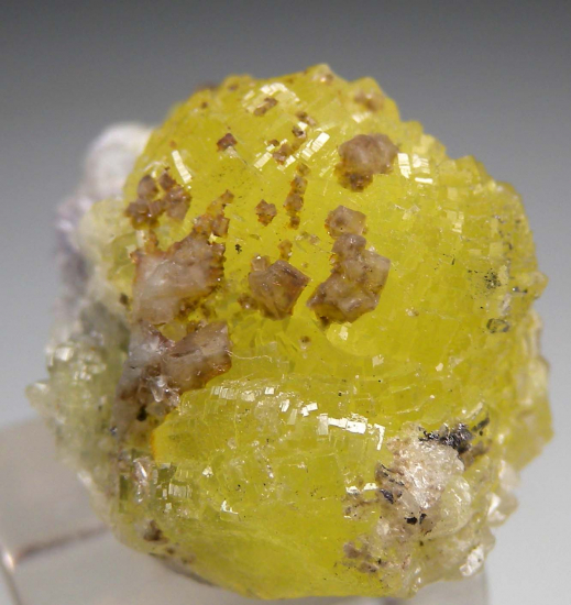 Chabazite on Prehnite on Tanzanite from Merelani Hills, Arusha, Tanzania [db_pics/pics/r562c.jpg]