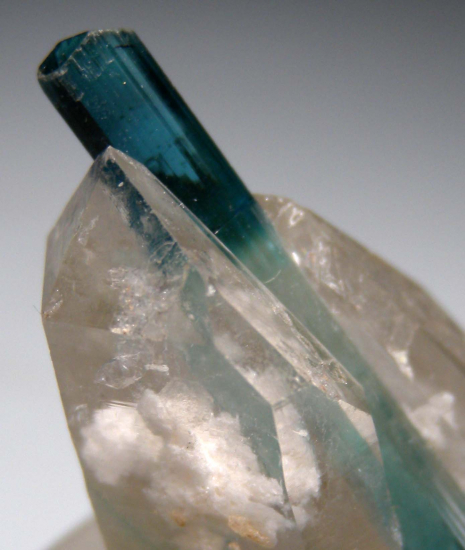 Indicolite on Quartz from Kunar Prov., Afghanistan [db_pics/pics/r582c.jpg]