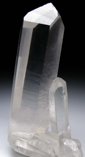 Quartz from Mt. Ikaka, Betafo Dist., Antananrivo Prov., Madagascar [db_pics/pics/r589b.jpg]
