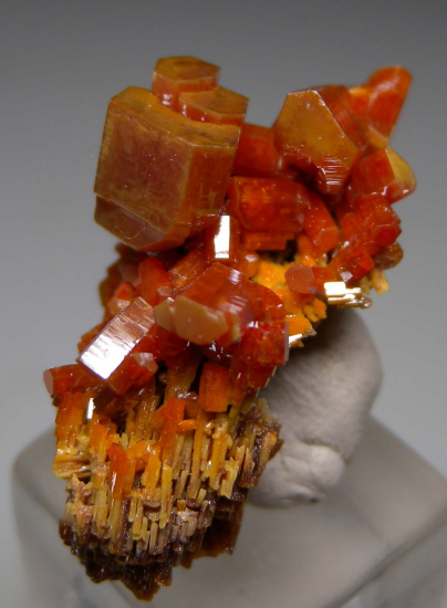 Vanadinite from Apex Mine, San Carlos, Chihuahua, Mexico [db_pics/pics/r593c.jpg]