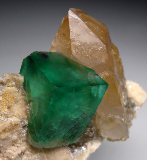 Fluorite with Quartz from Erongo Mtns., Namibia [db_pics/pics/r602b.jpg]