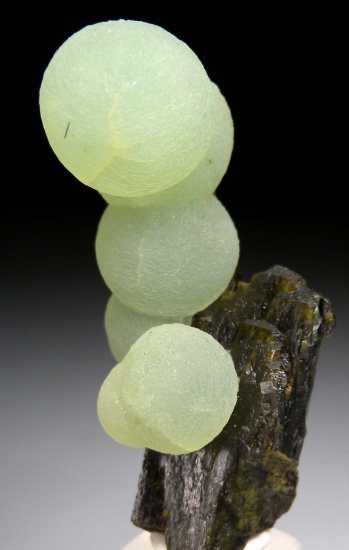 Prehnite on Epidote from Djouga Diggings, Diakon, Kayes Region, Mali [db_pics/pics/r613a.jpg]