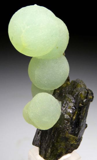 Prehnite on Epidote from Djouga Diggings, Diakon, Kayes Region, Mali [db_pics/pics/r613d.jpg]
