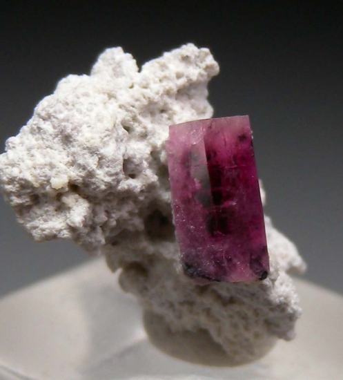Red Beryl from Violet Claim, Wah Wah Mtns., Beaver Co., Utah, USA [db_pics/pics/r627b.jpg]