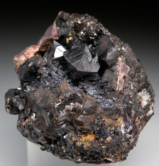 Hausmannite from N'Chwanning Mine, Kuruman, South Africa [db_pics/pics/r645a.jpg]