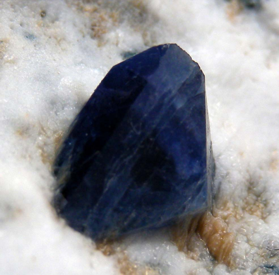 Benitoite with Neptunite from Gem Mine, San Benito Co., California, USA [db_pics/pics/r675d.jpg]