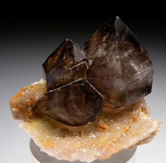 Smokey Quartz from Anderson's Gully, Moorella, Victoria, Australia [db_pics/pics/r679d.jpg]