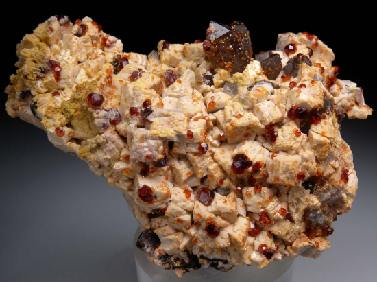 Spessartine with Smokey Quartz from Tongbei, Fujian Prov., China [db_pics/pics/r689a.jpg]
