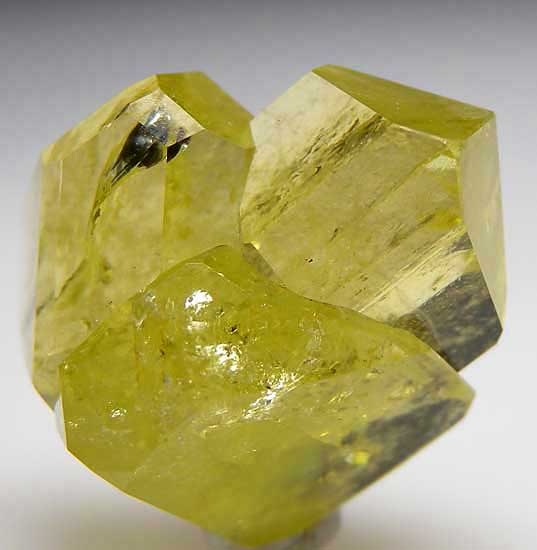 Brazilianite from Mendes Pimentel, Minas Gerais, Brazil [db_pics/pics/sa568b.jpg]