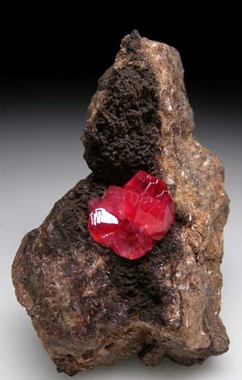 Rhodochrosite from Uchuchacua Mine, Peru [db_pics/pics/sa703a.jpg]