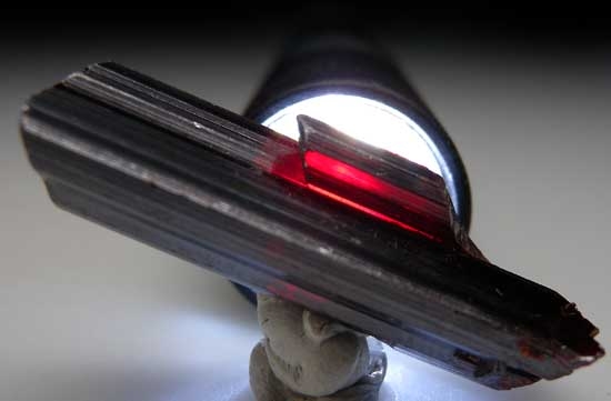 Rutile from Diamantina, Minas Gerais, Brazil [db_pics/pics/sa714c.jpg]