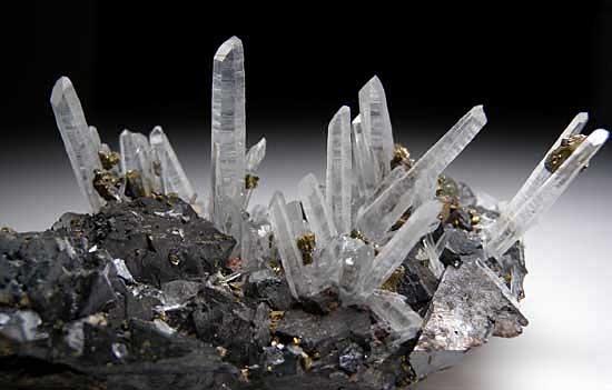 Pyrite, Chalcopyrite, Quartz on Sphalerite from Alimon Mine, Huaron District, Peru [db_pics/pics/sa924b.jpg]