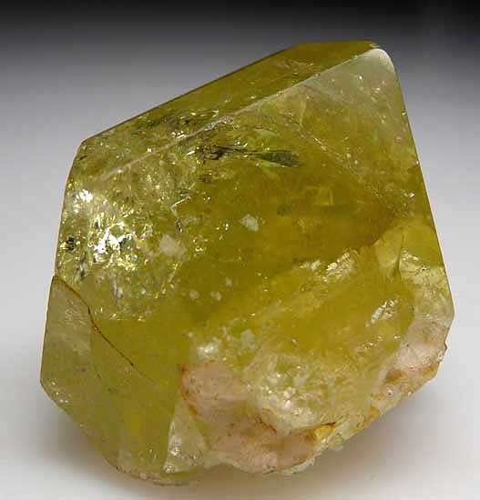 Brazilianite from Conselheira Pena, Minas Gerais, Brazil [db_pics/pics/sa925c.jpg]