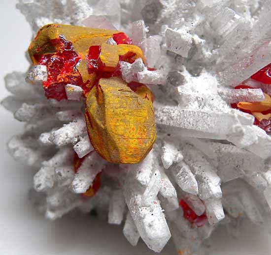 Orpiment on Realgar on Quartz from Mina Palomo, Julcani Dist., Peru [db_pics/pics/sa928b.jpg]
